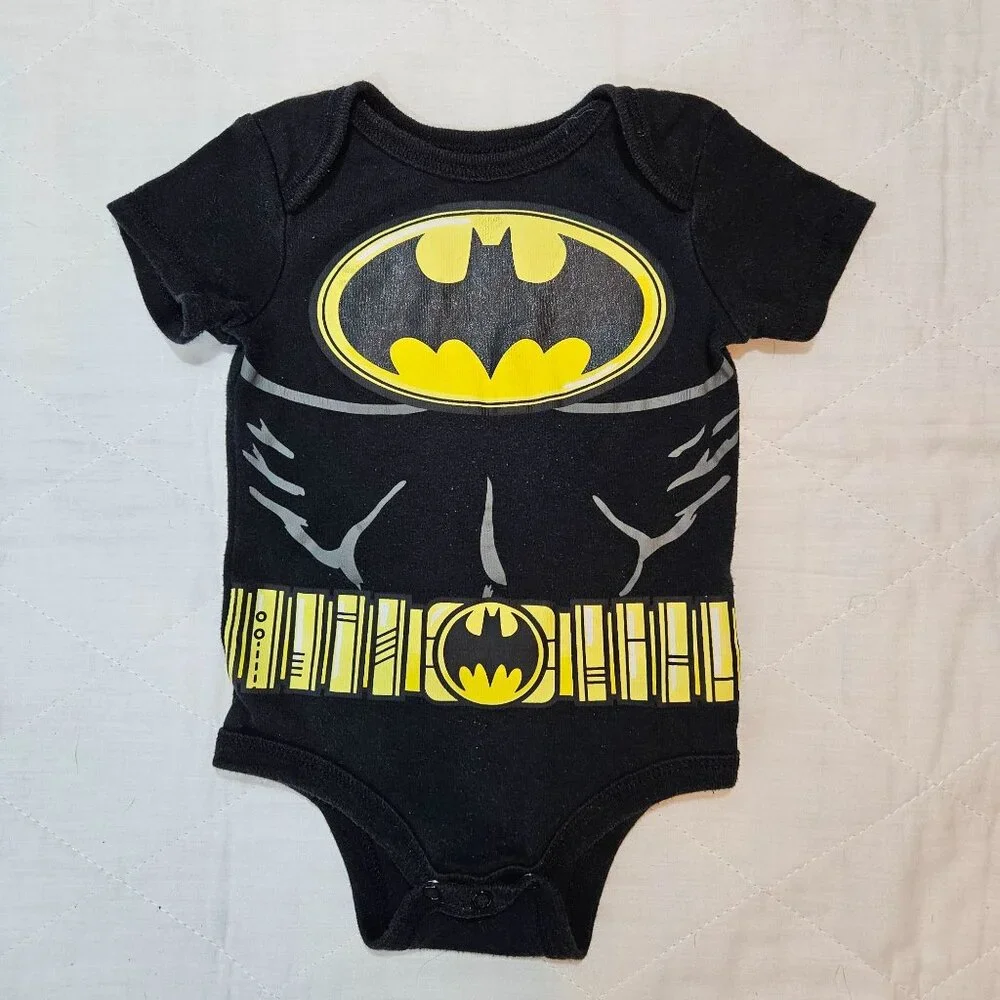 Justice League Baby Hero Lot Sz 12M Batman Superman Aquaman 3 Bodysuits 2 Shirts